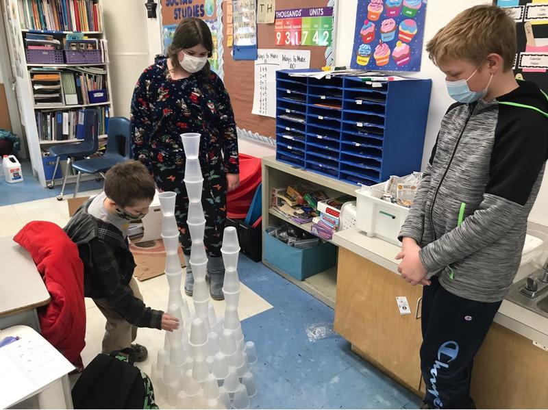 100 cup stacking